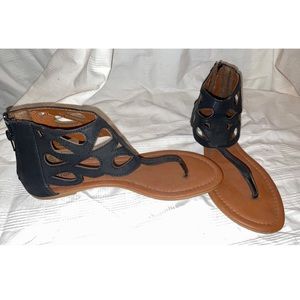 Black Sandals, 7.5